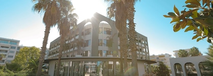 Flower Garden Hotel