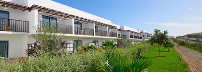 Meliá Laguna Beach (Only +16)