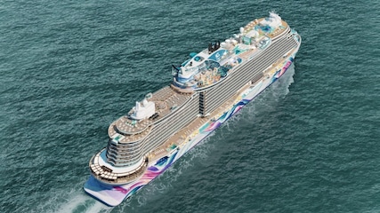 Photo Norwegian Aura