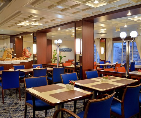 Restaurant à bord du Jules Verne
