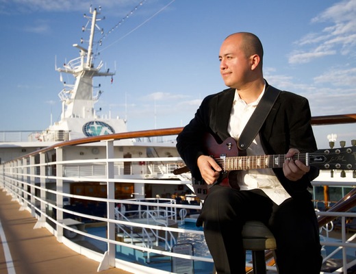 Live Guitare Azamara Quest