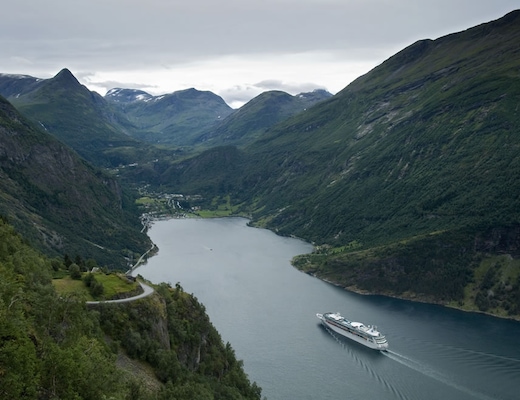 Image Vision of the Seas 15