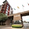 Urban Hip Hotels – The Nicol Hotel & Apartments - map