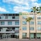 Holiday Inn Express And Suites Glendale Downtown, An Ihg Hotel - map