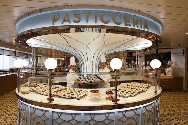 Buffet Sagra dei Sapori à bord du nouveau Costa Smeralda