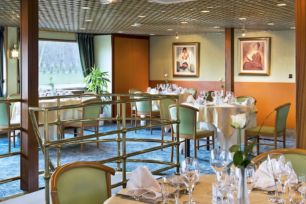 Restaurant - Vue sur le fleuve