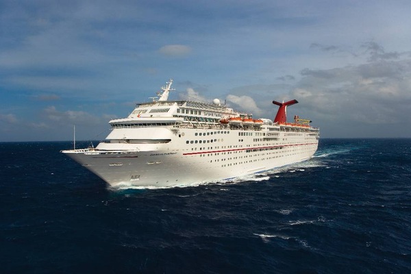 Carnival Fantasy - Vue frontale