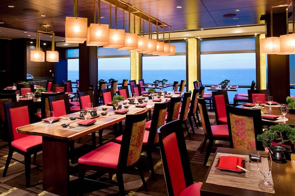 Image Celebrity Equinox 23