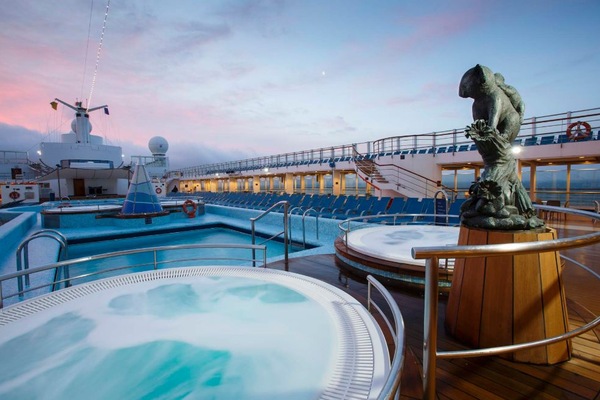 Jacuzzis et Piscine Costa Victoria
