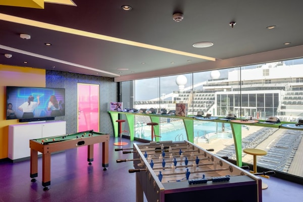 MSC World Europa Bar
