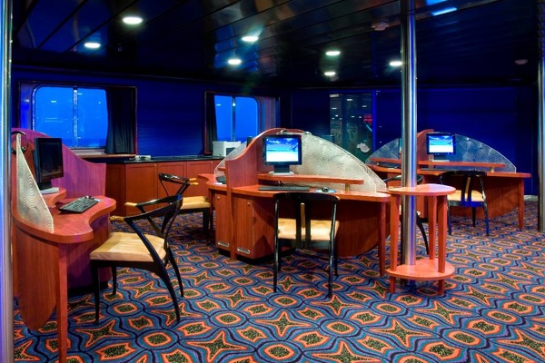 Carnival Fantasy - Internet Café