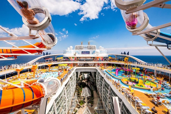 Image Wonder of the Seas 9