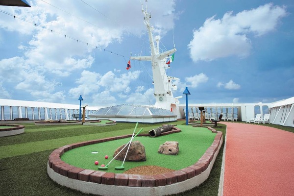 Carnival Fantasy - Golf