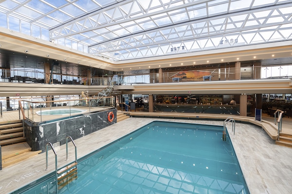 Piscine intérieure