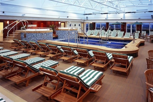 Image Queen Mary 2 20