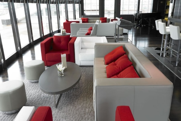 Salon Bar