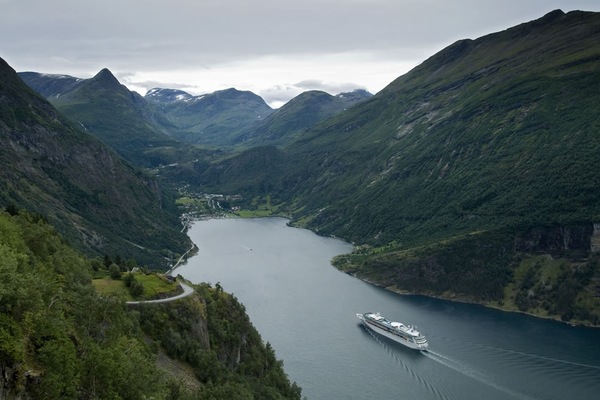 Image Vision of the Seas 15