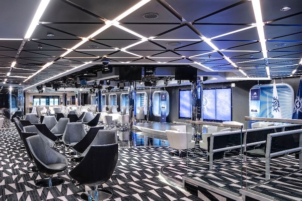 TV studio & Bar