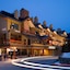 Whistler Village Inn And Suites