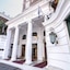 Claridge Hotel