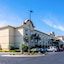 Comfort Suites
