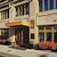 Hotel Clement