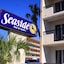 Seaside Inn & Suites