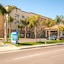 Holiday Inn Express And Suites Bakersfield Central By Ihg
