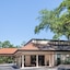 Simple Rewards Inn