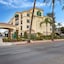 La Quinta Inn & Suites by Wyndham NE Long Beach Cypress