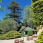 Hôtel Restaurant - Chateau De Lalande