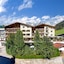 Hotel Alpendorf
