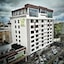 Weston Suites & Hotel