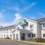 Days Inn By Wyndham Neenah