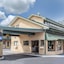 Days Inn By Wyndham Woodbury Long Island