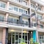 Ananas Phuket Central Hostel