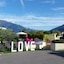 Schlosshof Charme Resort – Hotel & Camping