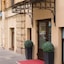 Station Hotel M19