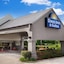 Days Inn & Suites By Wyndham Tyler