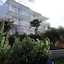 Yanna Studios & Apartments