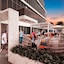 Th8 Palm Dubai Beach Resort, Vignette Collection By Ihg