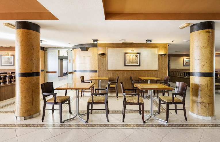 Restaurants - 6