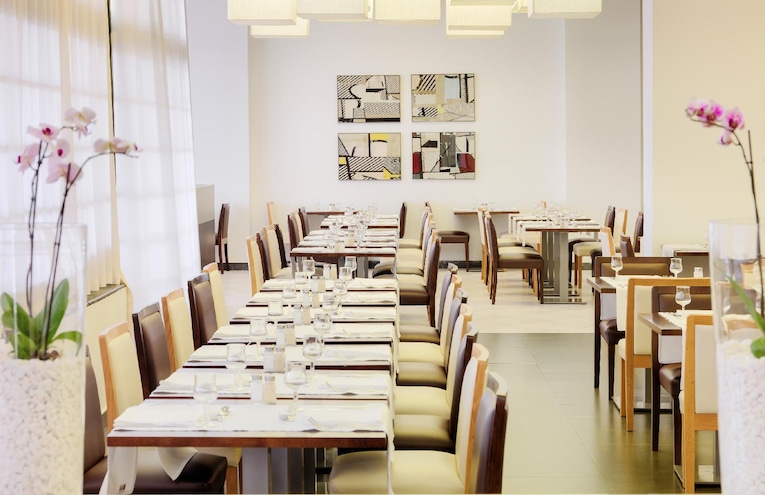 Restaurants - 10