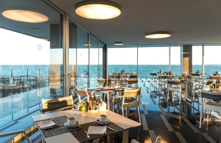 Restaurants - 6