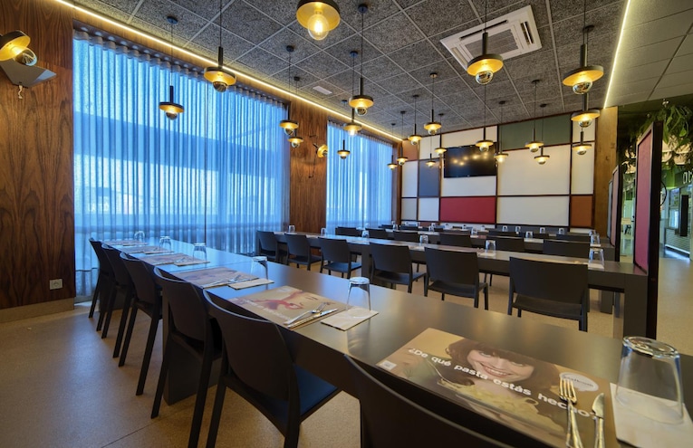 Restaurants - 14