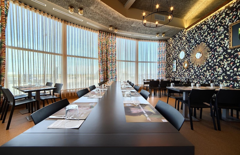 Restaurants - 12
