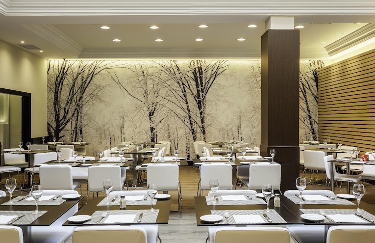 Restaurants - 8
