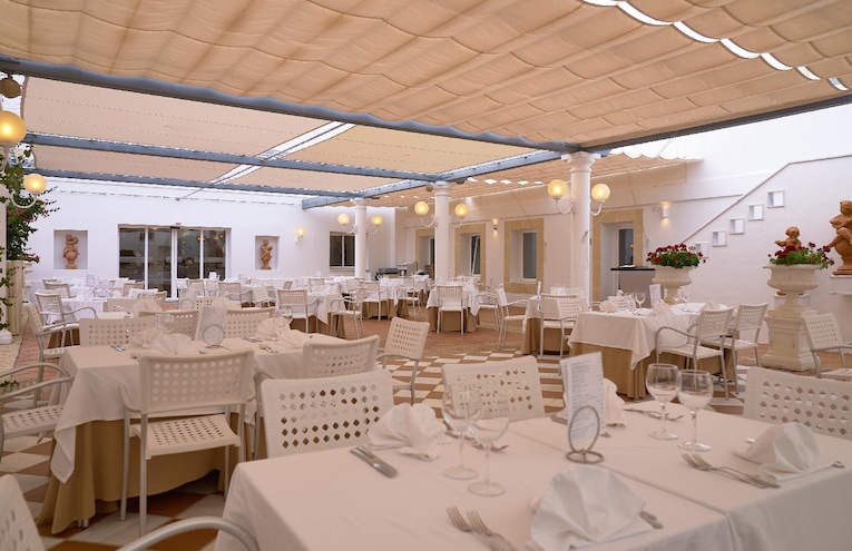 Restaurants - 11