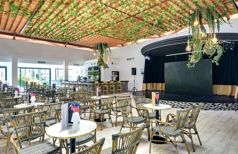 Restaurants - 8