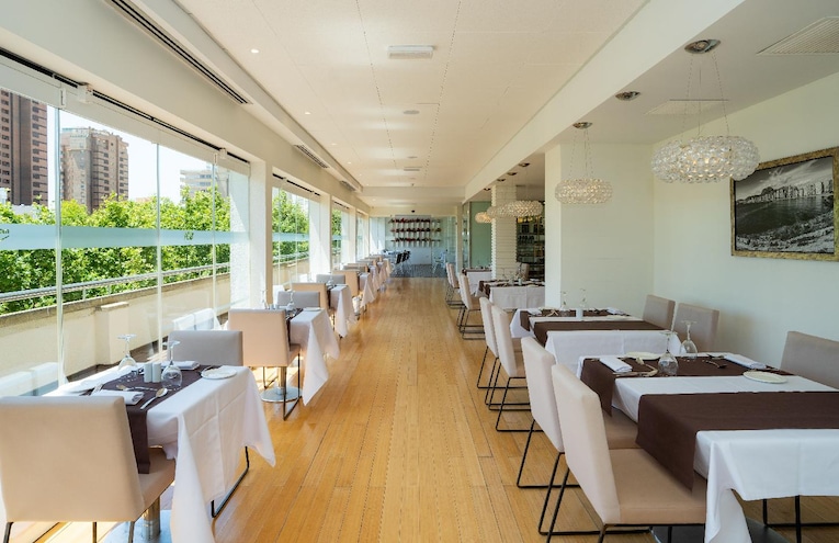 Restaurants - 12